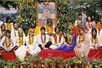 250px-The_Beatles_at_Rishikesh